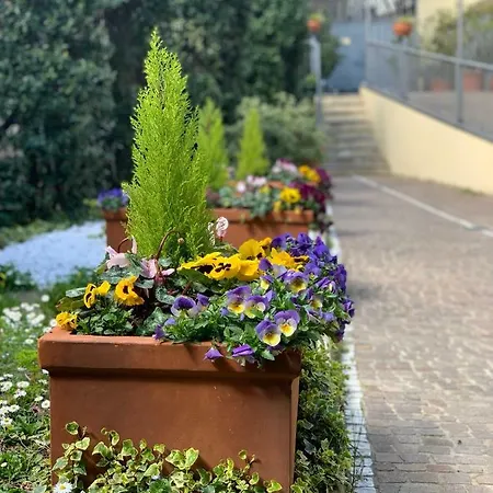 Le Residenze Dei Serravallo Apart Otel